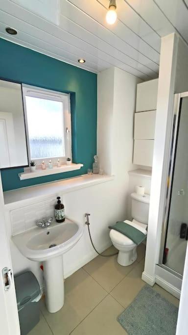 La Casita, Your Home Away From Home - Free Parking غلاسغو المظهر الخارجي الصورة